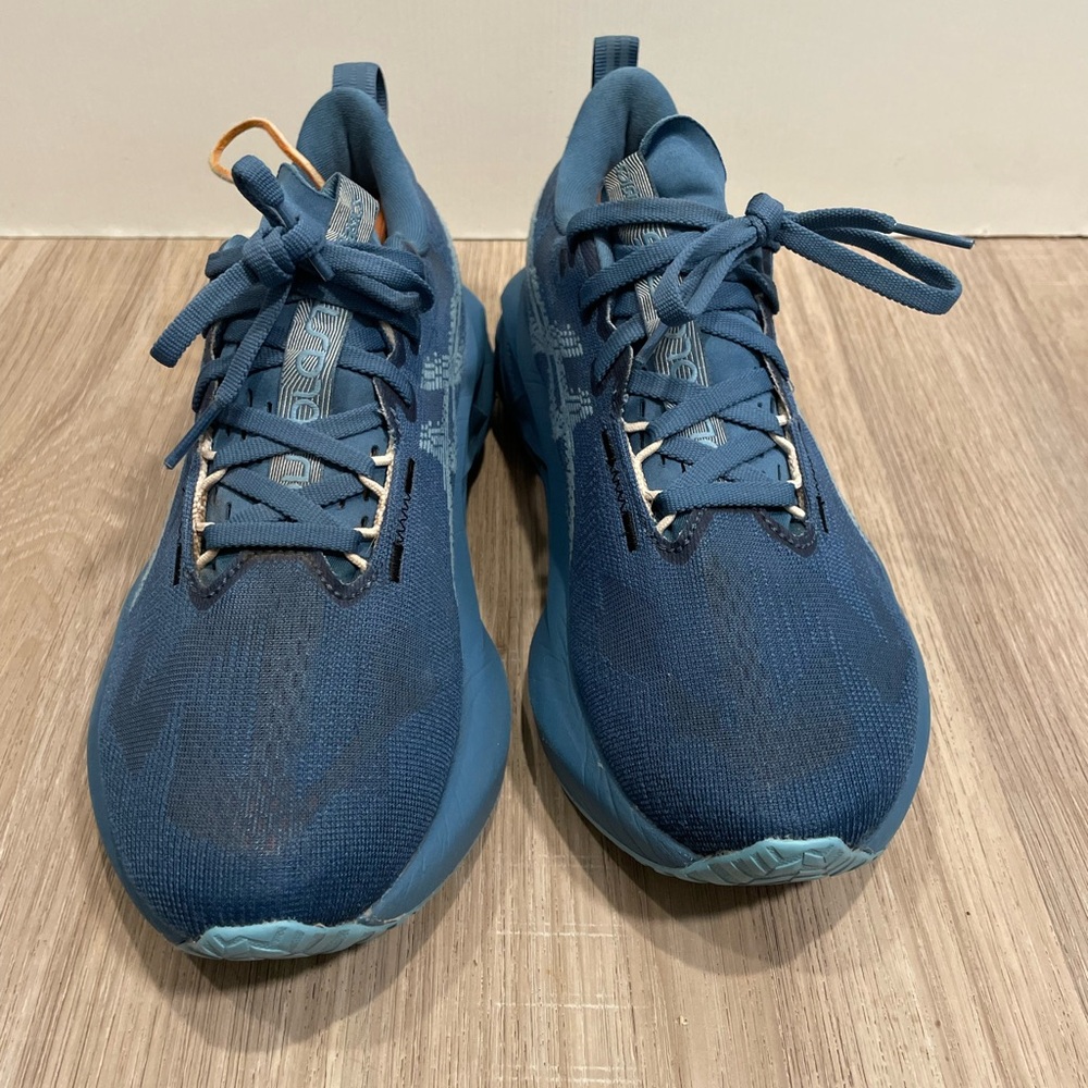 ASICS Women's NOVABLAST 5 Winter Sea Stillwater Blue Running Sneakers Sz 8.5